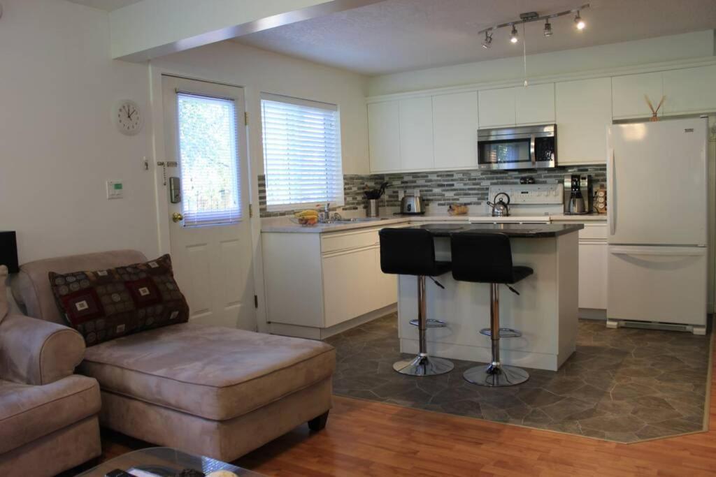 Memory Lane Guest Suite Sooke Εξωτερικό φωτογραφία